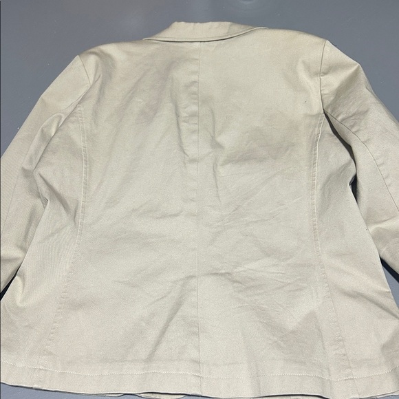L.L. Bean Women’s Shell Jacket Button-Down - Picture 10 of 10